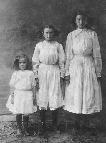 Elsie, Oma, & Mary